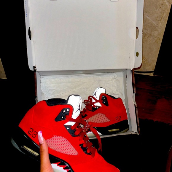 Men’s Jordan 5 “Raging Bulls” 🎯🐂🩸 - Picture 3 of 10